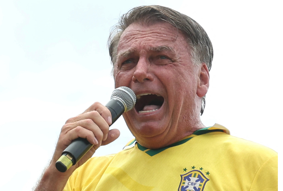Ex-presidente Jair Bolsonaro passa mal e será transferido para hospital em Natal